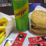 Maanaimburger Comida