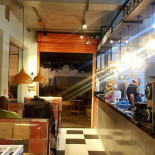 Frank's Burger Dentro