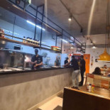 Frank's Burger Dentro
