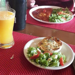 La Bella Café Emporium Comida
