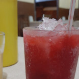Junto E Misturado Espetinho E Caldo Bebida