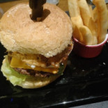 Fuego Broiled Burger Nourriture