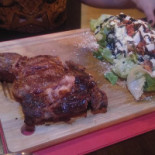 Fuego Broiled Burger Nourriture