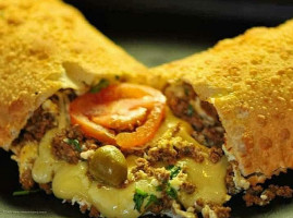 Big Calzone E Pizza food