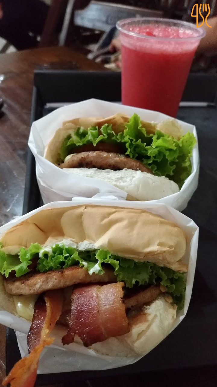 Giras Lanches E Comida