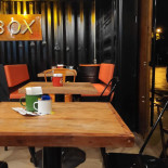 Box Burger Dentro