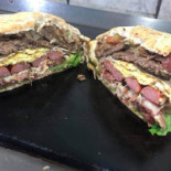 Adriana Lanches Nourriture