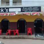 Nicks Bar E Restaurante Extérieur