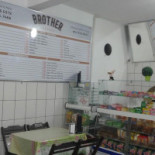 Brother Lanches À l'intérieur