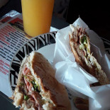 Deia Lanches Nourriture