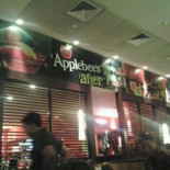 Applebee's Dentro