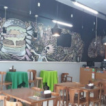 Yonk Cafeteria À l'intérieur
