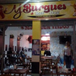 Mj Burgues À l'intérieur