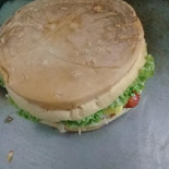 Ely Lanches Food