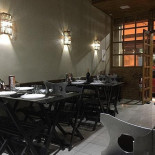 Papa Dória À l'intérieur