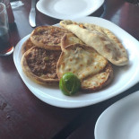 Alain Esfiharia Comida