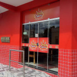 Alain Esfiharia Exterior