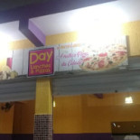 Day Lanches Pizzas À l'intérieur