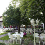 D’gust Exterior