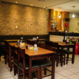 Eli E Pizzaria Dentro