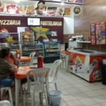 Star Lanches Pizzaria À l'intérieur