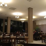 Coliseu E Pizzaria Dentro