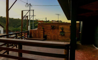 Deck's Pub outside