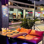 Weknd Café Extérieur