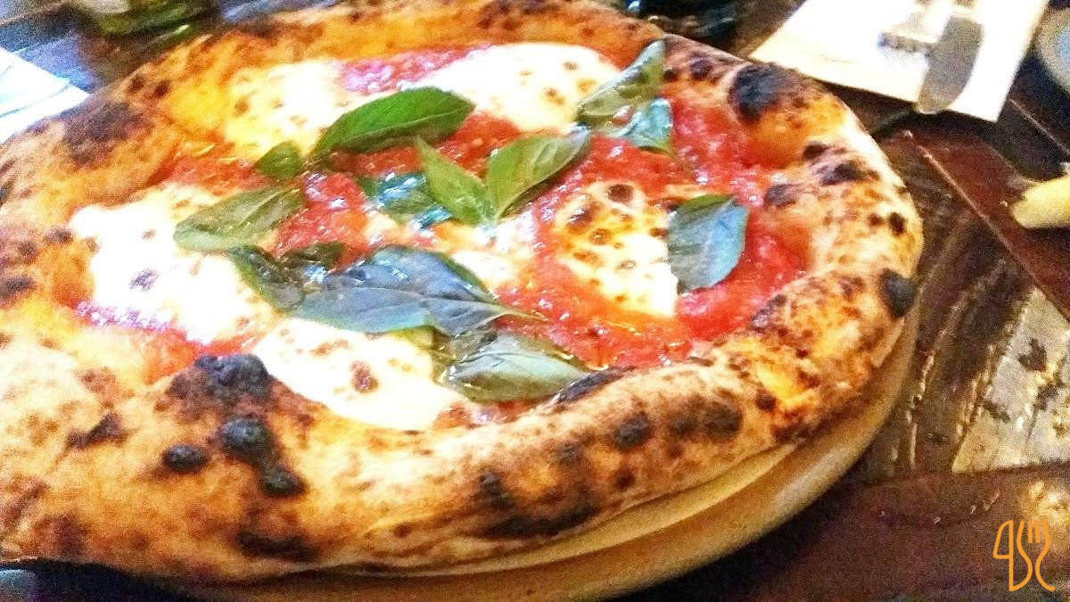 Ella Pizzaria Nourriture