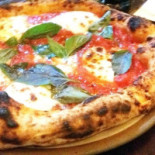 Ella Pizzaria Nourriture