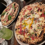Ella Pizzaria Nourriture