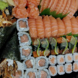 Chris Sushi Comida