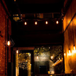 Between Buns Exterior