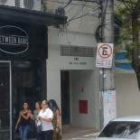 Between Buns Exterior