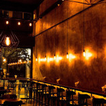 Between Buns Exterior