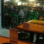 Yellow Submarine Pub Dentro