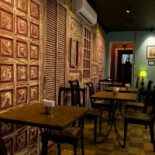 Coffeeholic Dentro