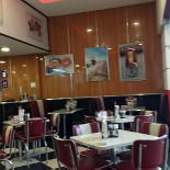 Johnny Rockets À l'intérieur