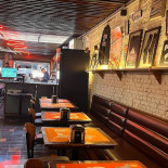The Burger Map Dentro