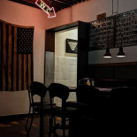 The Burger Map Dentro