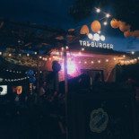 Tri Burger Outside