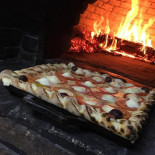 021 Pizzaria Dentro
