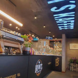Blum's Kaffee Cafeteria À l'intérieur
