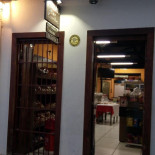 Consola's Pizzaria, E Padaria À l'intérieur