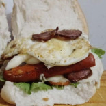 Ea Lanches food