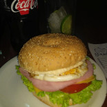 Cafeteria E Lanchonete Da Praca Nourriture