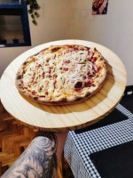 Pizzaria Momentum food