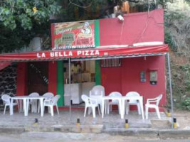 La Bella Pizza food
