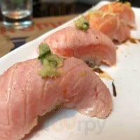 Sarumon Salmão, Sushi Co food