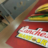 Lanches Mansour inside